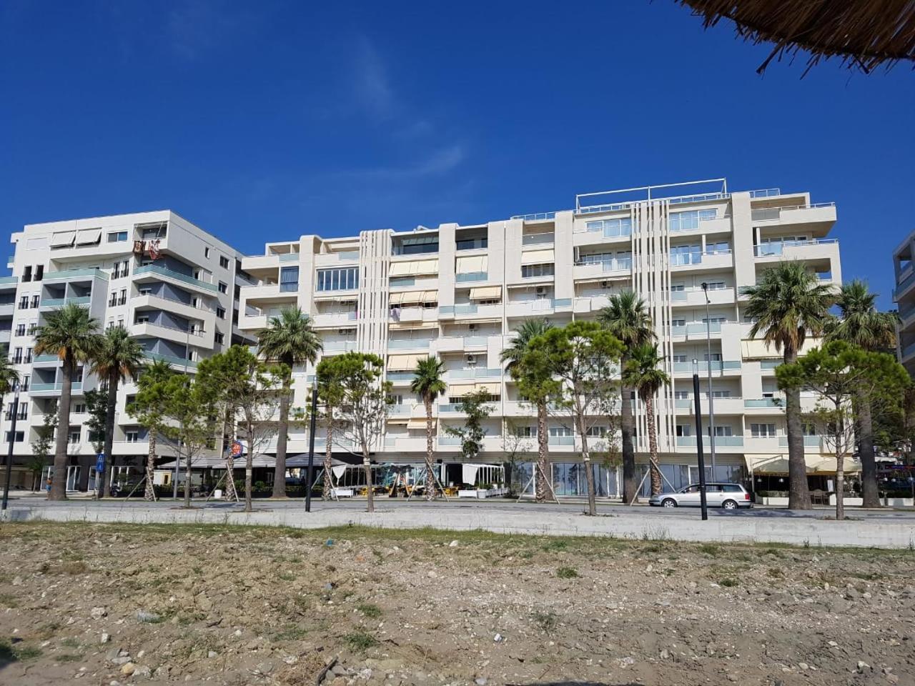 Lucky Lux Apartment Vlorë Exteriör bild