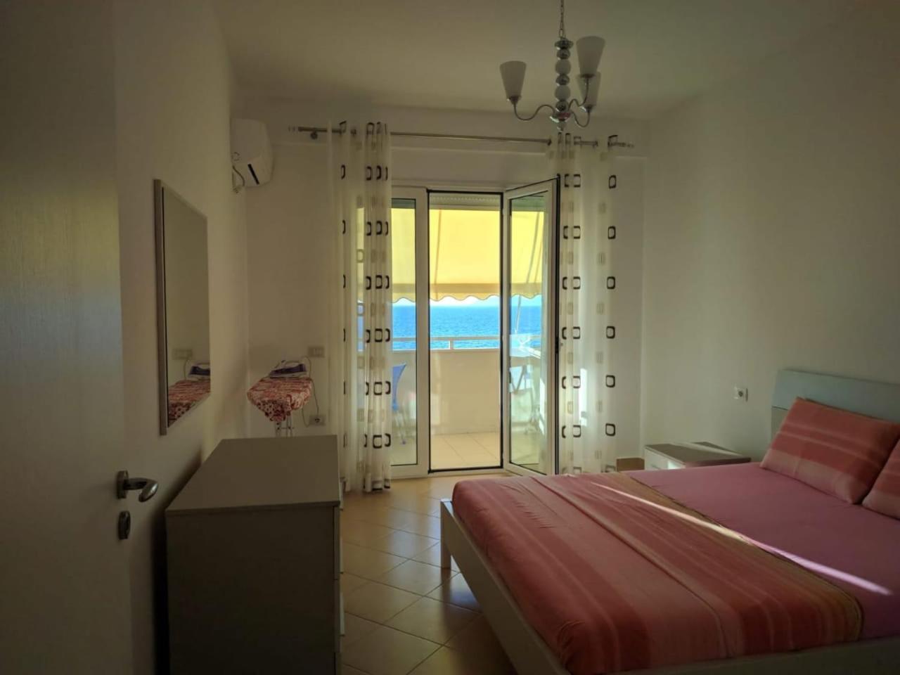Lucky Lux Apartment Vlorë Exteriör bild