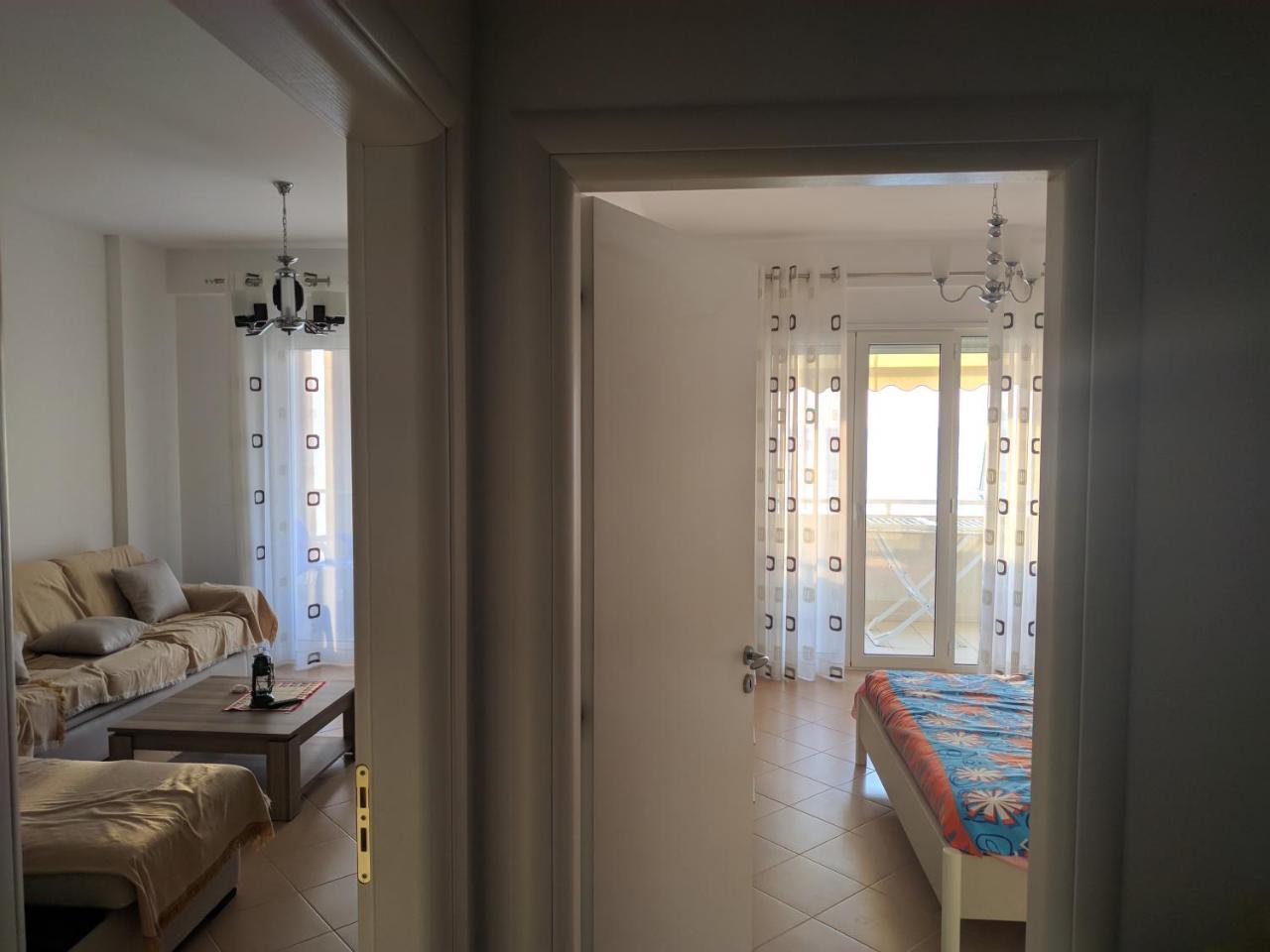 Lucky Lux Apartment Vlorë Exteriör bild