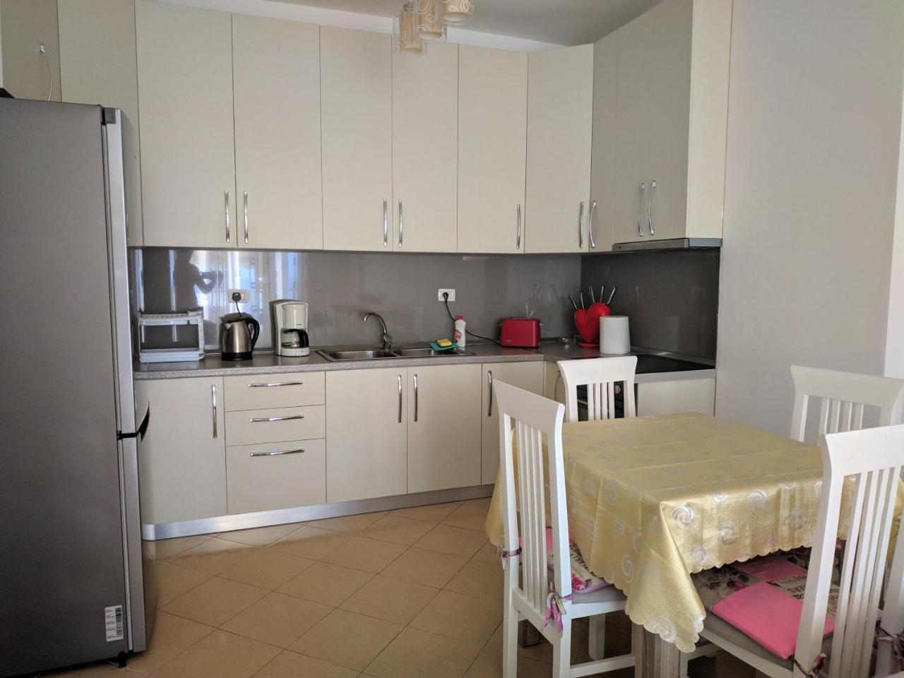 Lucky Lux Apartment Vlorë Exteriör bild