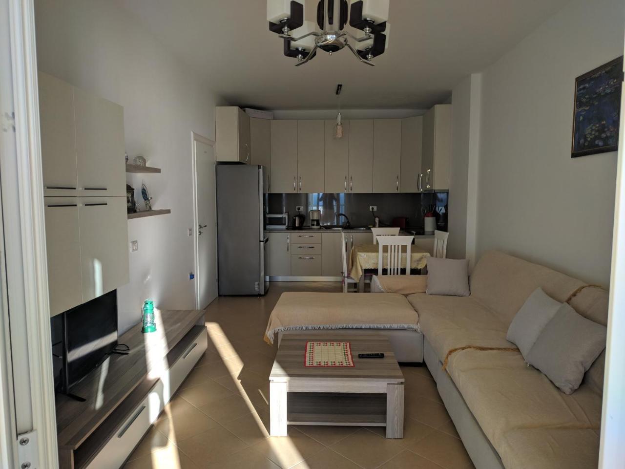 Lucky Lux Apartment Vlorë Exteriör bild