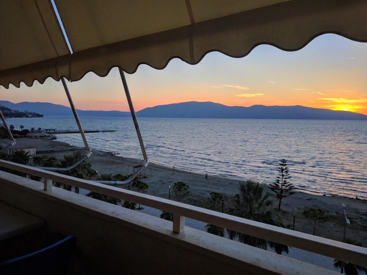 Lucky Lux Apartment Vlorë Exteriör bild